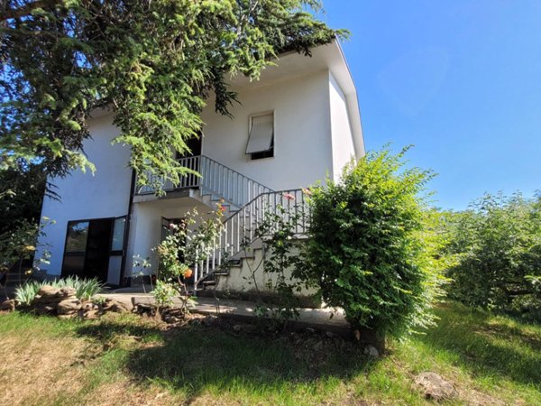casa indipendente in vendita a Carpaneto Piacentino in zona Magnano