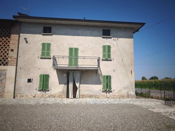 casa indipendente in vendita a Carpaneto Piacentino in zona Ciriano