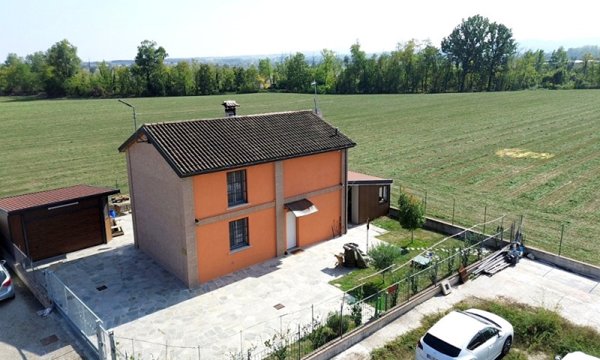casa indipendente in vendita a Carpaneto Piacentino in zona Ciriano