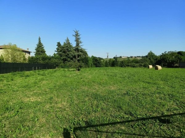 negozio in vendita a Carpaneto Piacentino in zona Rezzano
