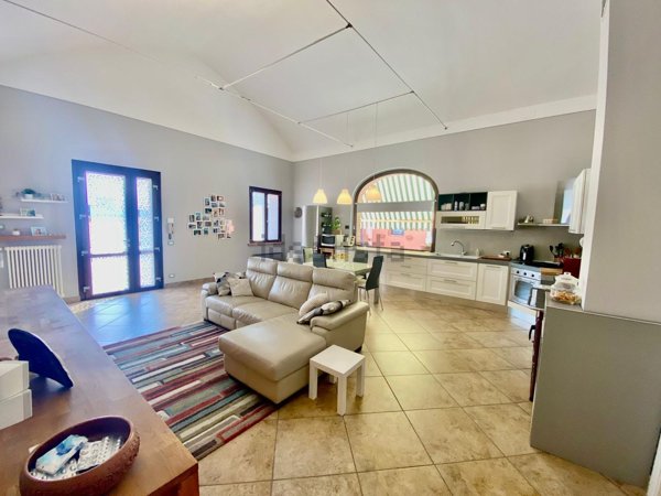 casa indipendente in vendita a Carpaneto Piacentino