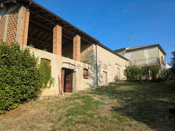 casa indipendente in vendita a Carpaneto Piacentino