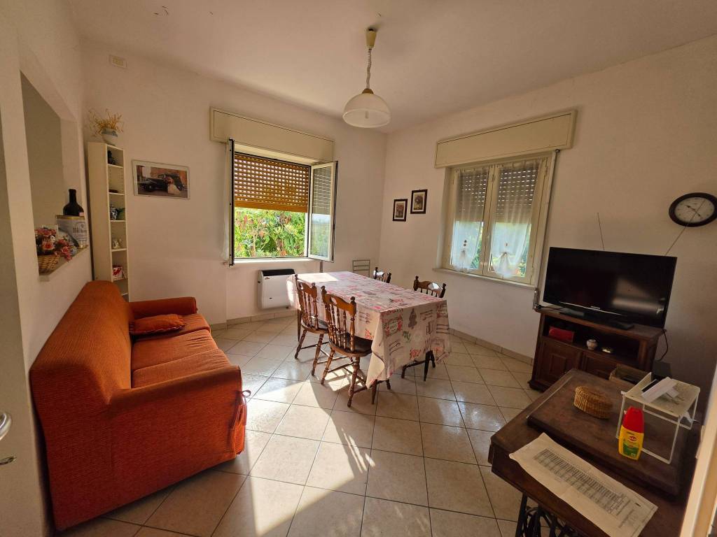 casa indipendente in vendita a Carpaneto Piacentino