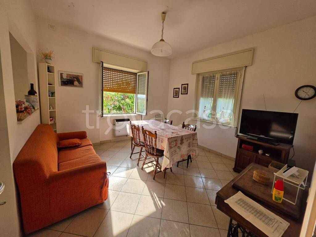 casa indipendente in vendita a Carpaneto Piacentino