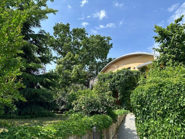 casa indipendente in vendita a Carpaneto Piacentino