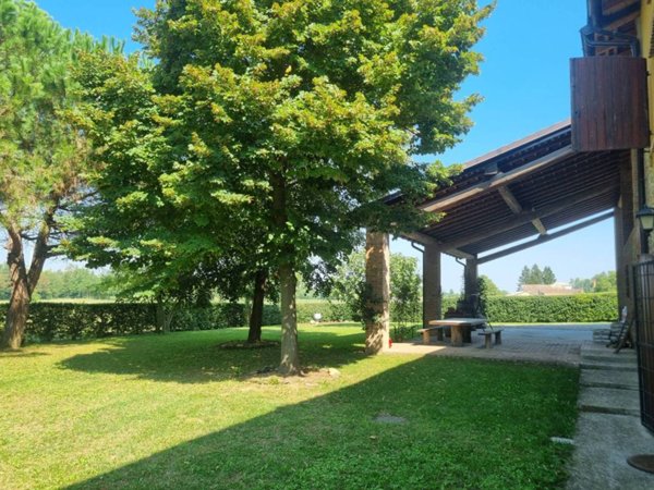 casa indipendente in vendita a Castell'Arquato