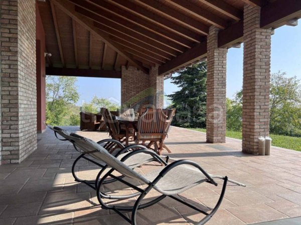 casa indipendente in vendita a Castell'Arquato