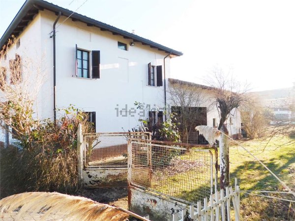 casa indipendente in vendita a Castell'Arquato