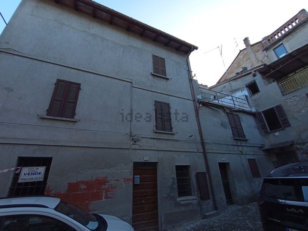 casa indipendente in vendita a Castell'Arquato