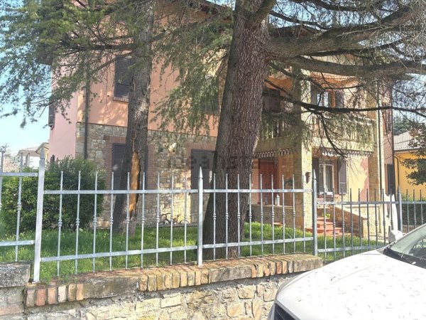 casa indipendente in vendita a Castell'Arquato