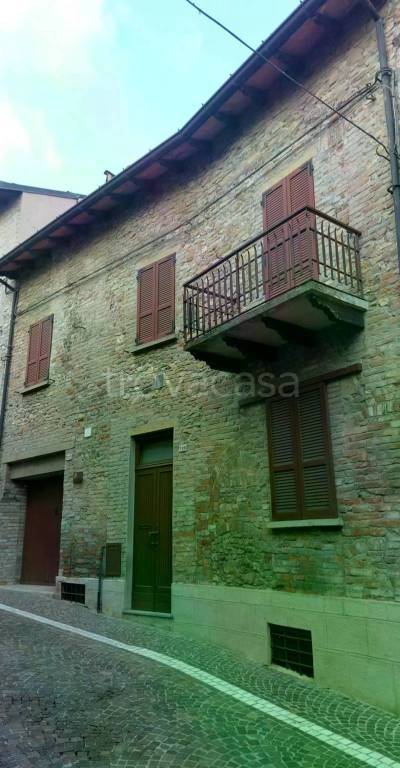 casa indipendente in vendita a Castell'Arquato