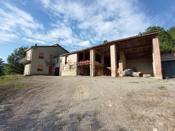 casa indipendente in vendita a Castell'Arquato