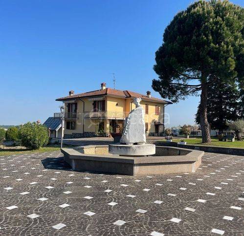 casa indipendente in vendita a Castell'Arquato
