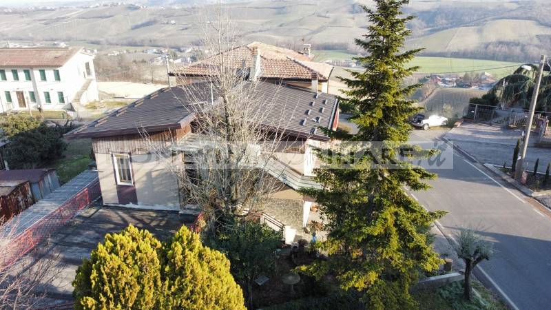 casale in vendita a Castell'Arquato
