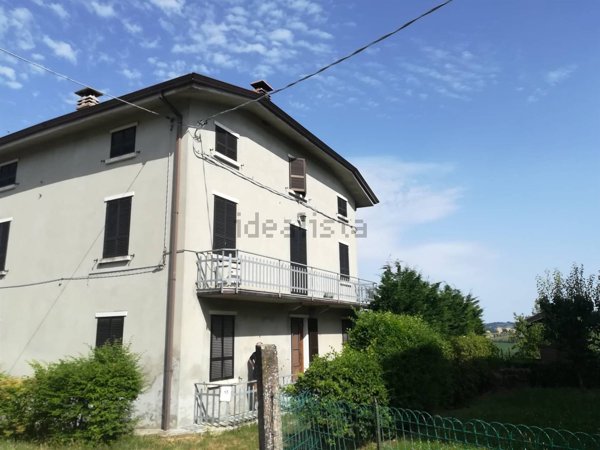 casa indipendente in vendita a Castell'Arquato