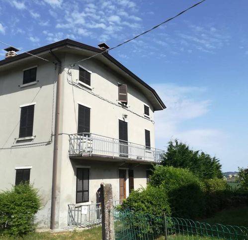 casa indipendente in vendita a Castell'Arquato