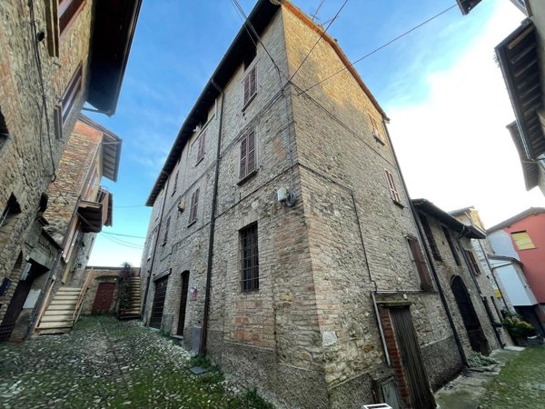 appartamento in vendita a Castell'Arquato
