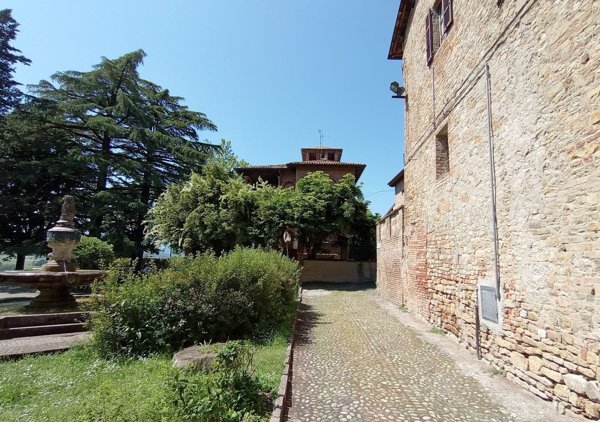 casa indipendente in vendita a Castell'Arquato