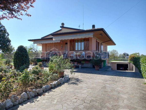 casa indipendente in vendita a Castell'Arquato