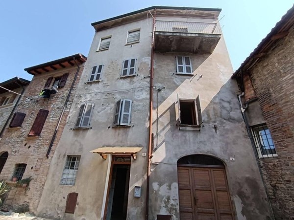 casa indipendente in vendita a Castell'Arquato