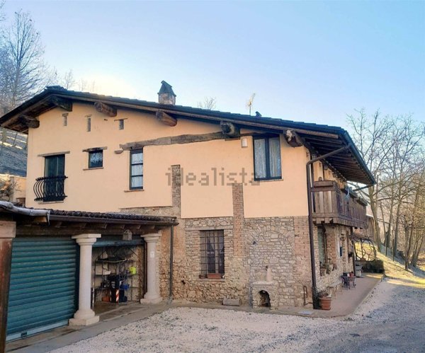 pentavano in vendita a Castell'Arquato in zona Vigolo Marchese