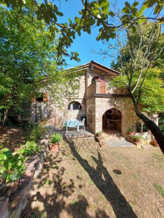 casa indipendente in vendita a Castell'Arquato in zona Doppi
