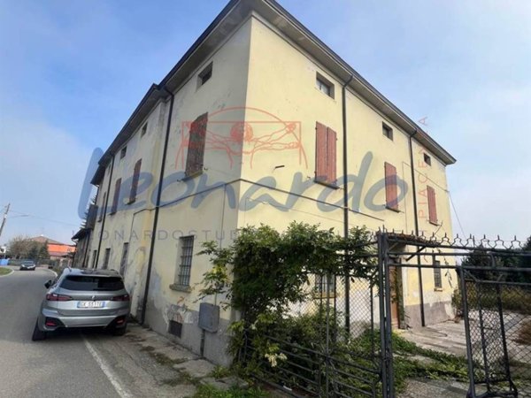 casa indipendente in vendita a Castell'Arquato
