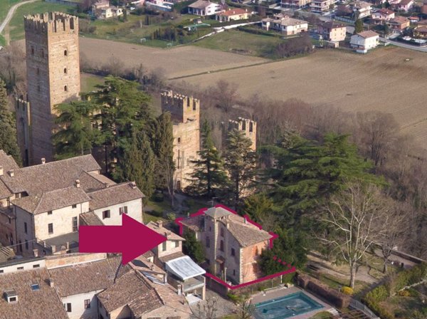 casa indipendente in vendita a Castell'Arquato