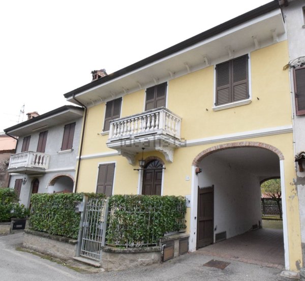 casa semindipendente in vendita a Castell'Arquato in zona Doppi