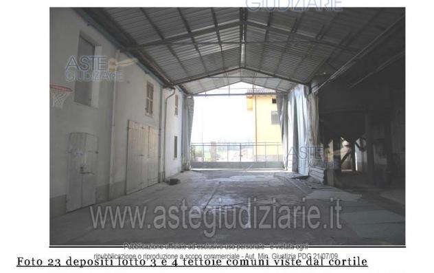 locale commerciale in vendita a Castell'Arquato in zona Vigolo Marchese