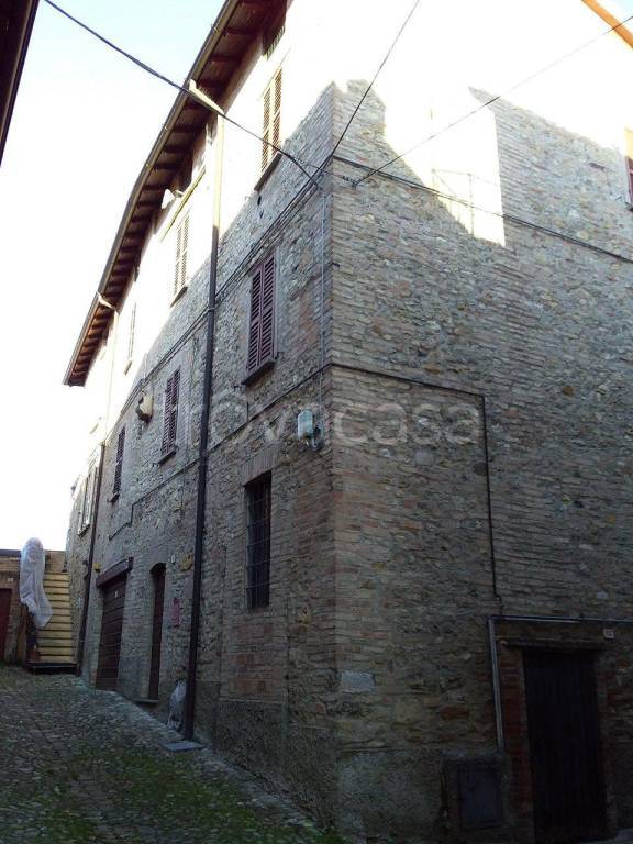 casa indipendente in vendita a Castell'Arquato