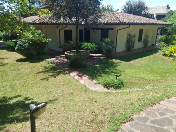 casa indipendente in vendita a Castell'Arquato