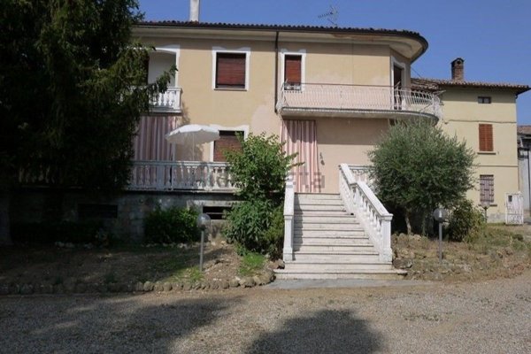 casa indipendente in vendita a Castell'Arquato in zona Vigolo Marchese