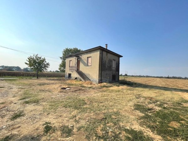 casale in vendita a Castell'Arquato