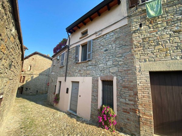 casa indipendente in vendita a Castell'Arquato