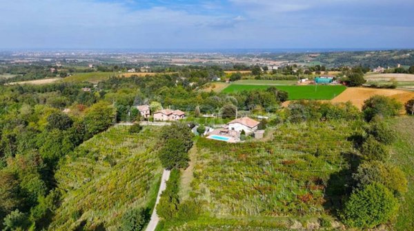 casa indipendente in vendita a Castell'Arquato