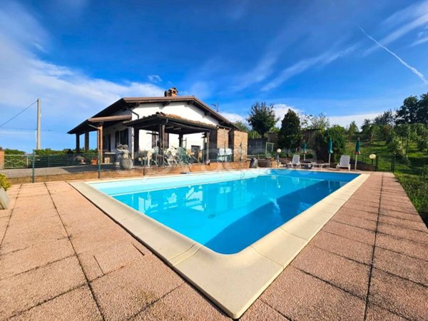 casa indipendente in vendita a Castell'Arquato