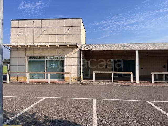 negozio in vendita a Castell'Arquato