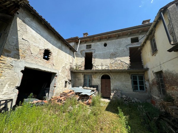 casa indipendente in vendita a Castell'Arquato