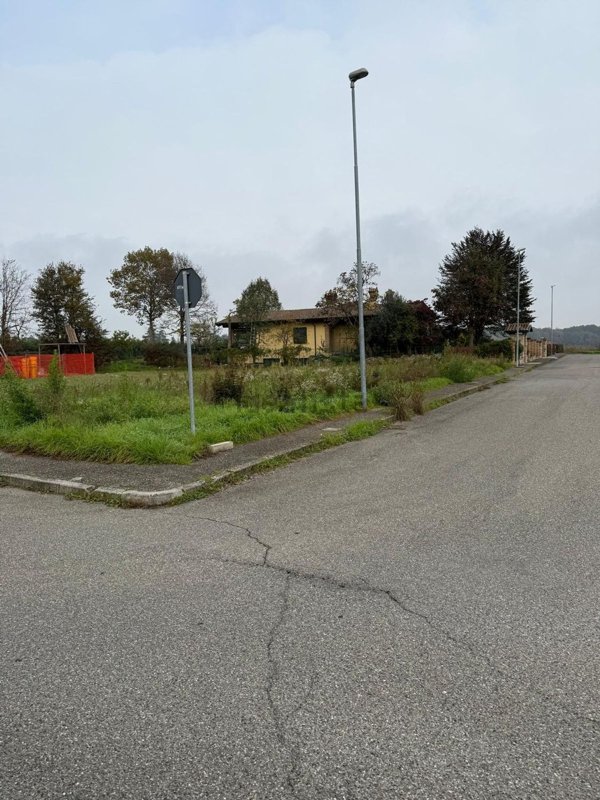 terreno edificabile in vendita a Castell'Arquato