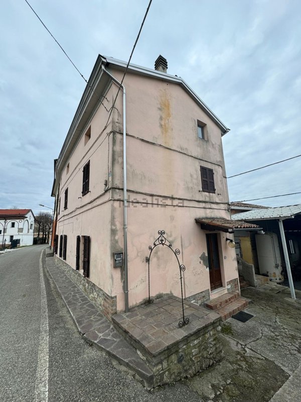 casa indipendente in vendita a Castell'Arquato