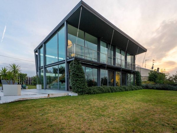 casa indipendente in vendita a Castell'Arquato