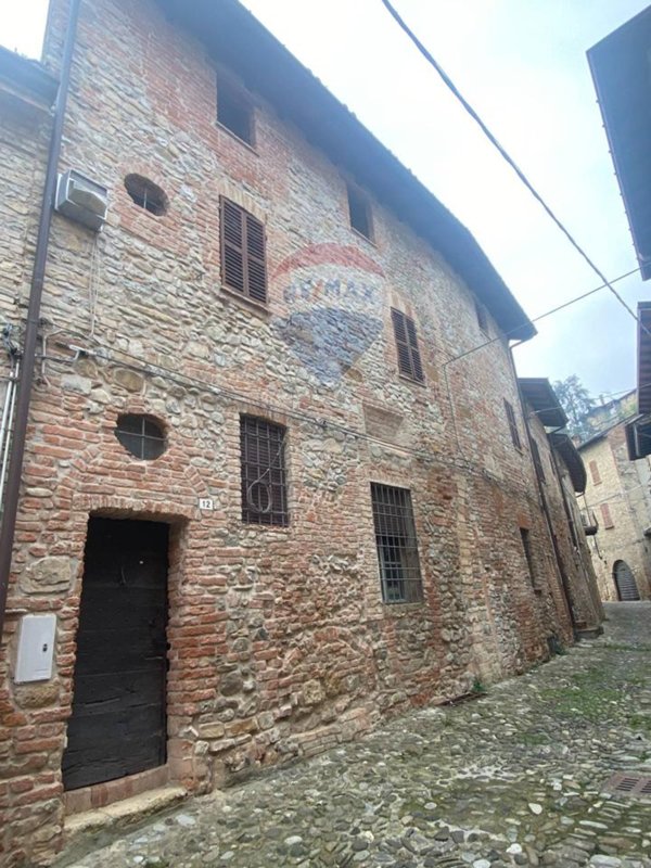 casa indipendente in vendita a Castell'Arquato