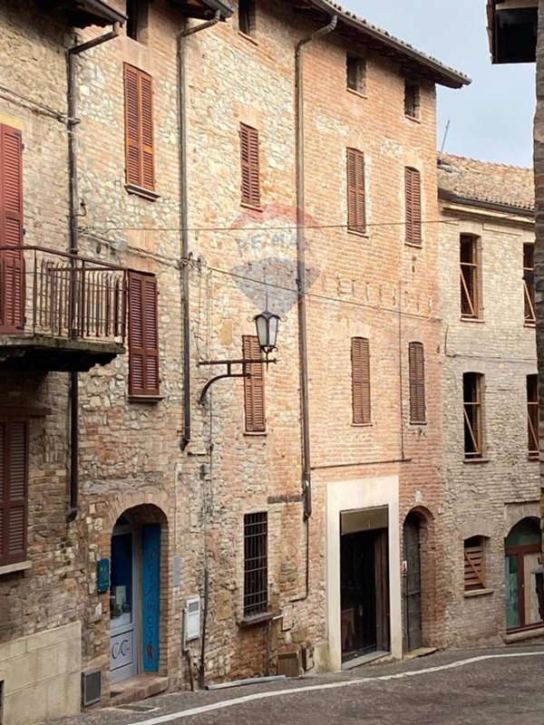 casa indipendente in vendita a Castell'Arquato