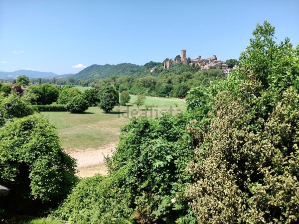 casa indipendente in vendita a Castell'Arquato