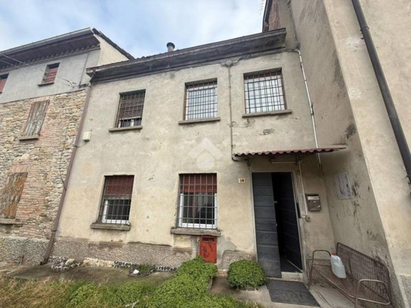casa indipendente in vendita a Castell'Arquato