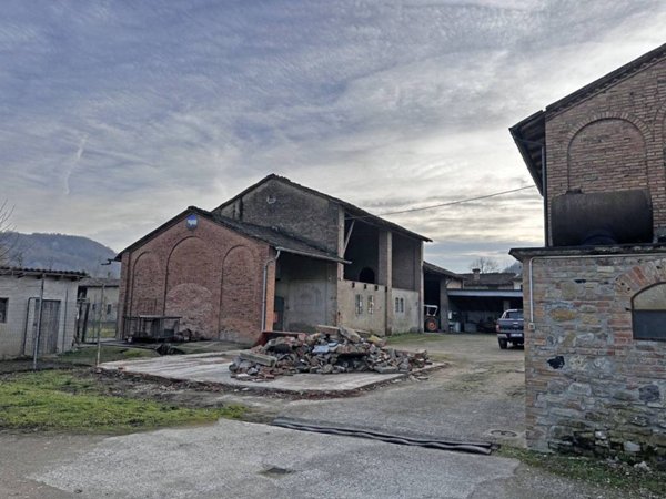 casa indipendente in vendita a Castell'Arquato