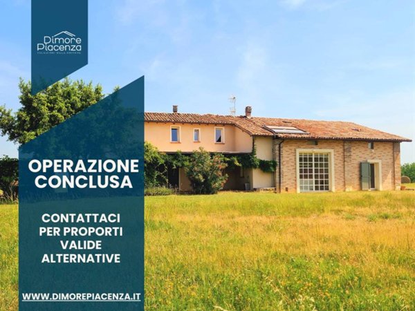 casa indipendente in vendita a Castell'Arquato