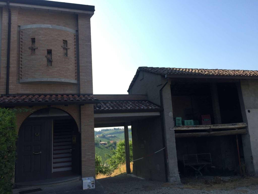 casa indipendente in vendita a Castell'Arquato