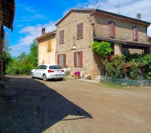 casa indipendente in vendita a Castell'Arquato